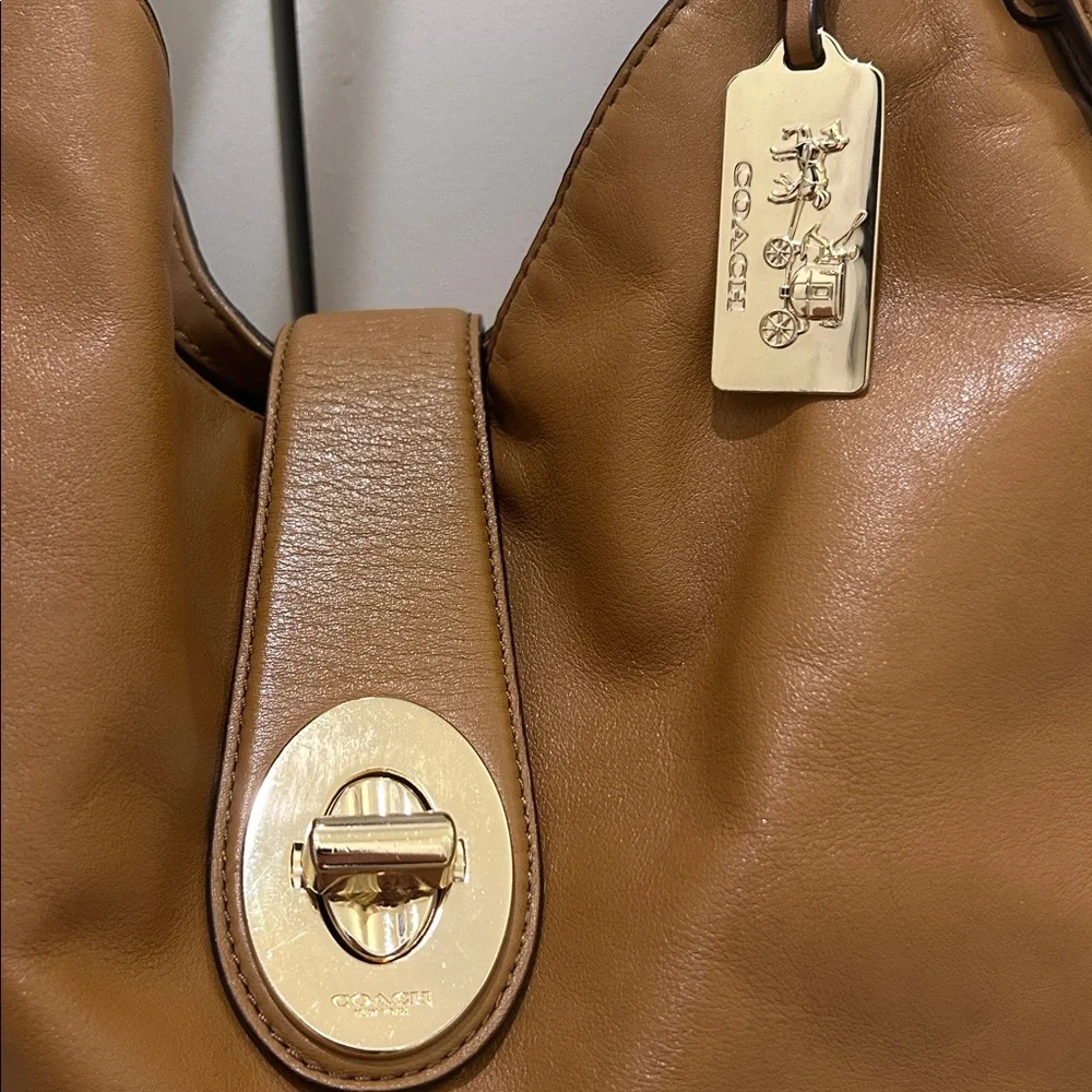 Coach Madison Carlyle Shoulder Bag in Tan